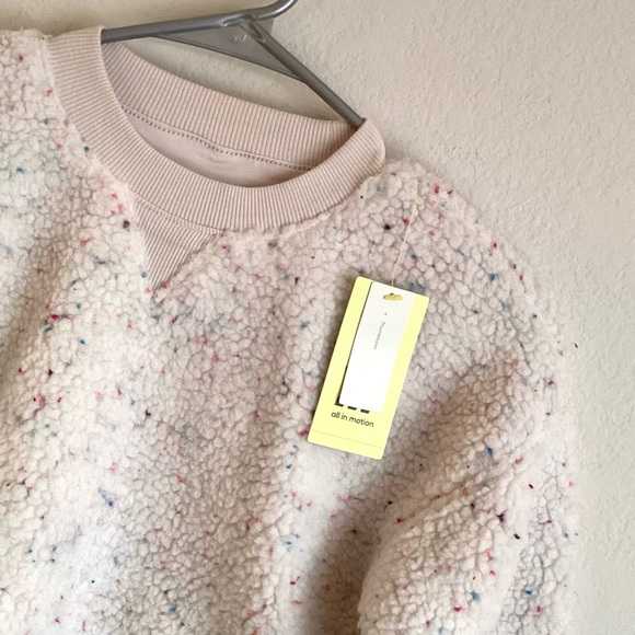 \All in Motion\ NWT Faux Shearling Pullover in Authentic Cream - Picture 2 of 15